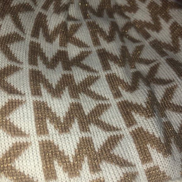 Michael Kors Beanie. - Picture 2 of 3